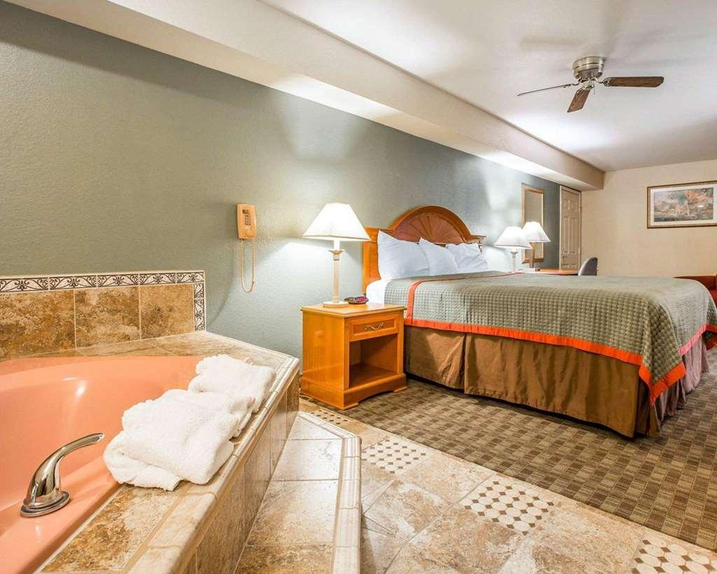 Rodeway Inn Delano Ruang foto